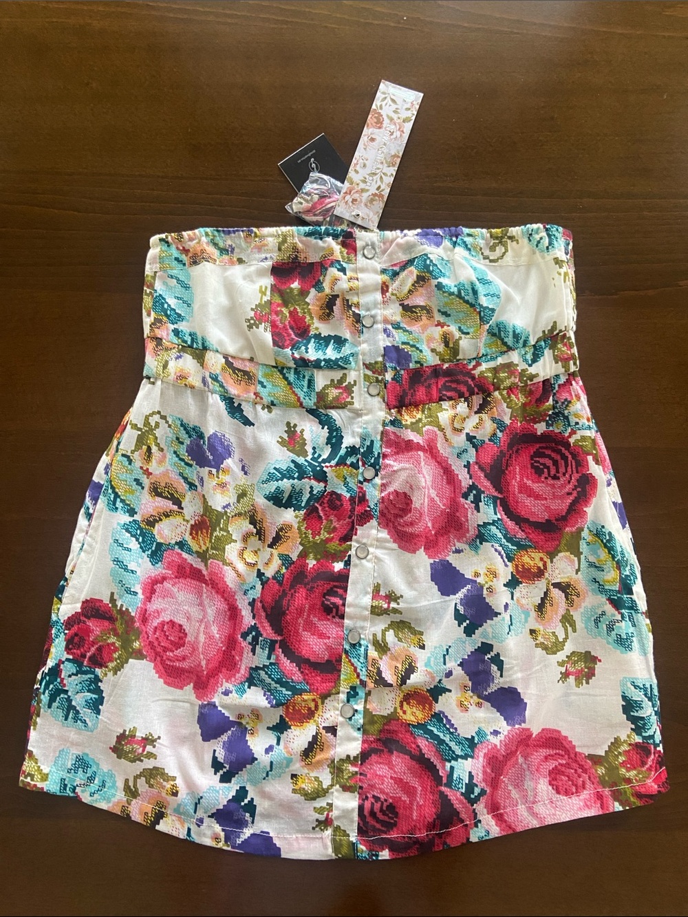 2/$20* Bold Rose Print Blouse, Removable straps, pearl snaps on front. Sz L - Picture 3 of 11